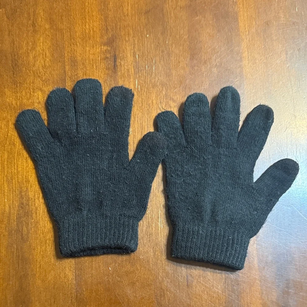 Black Knit Gloves